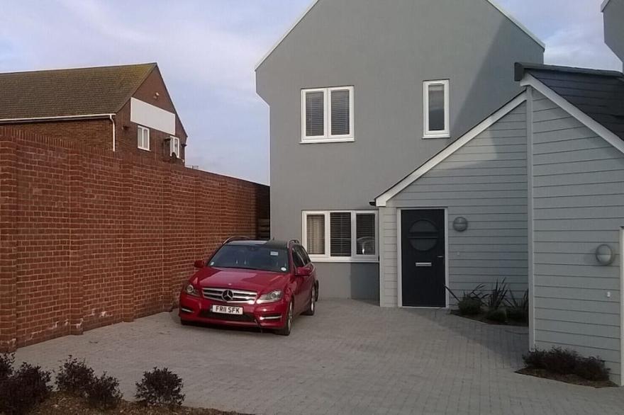 Uninterrupted Panoramic sea views 2 mins walk from beach
