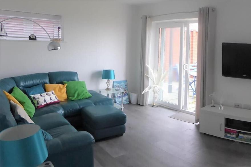 Uninterrupted Panoramic sea views 2 mins walk from beach