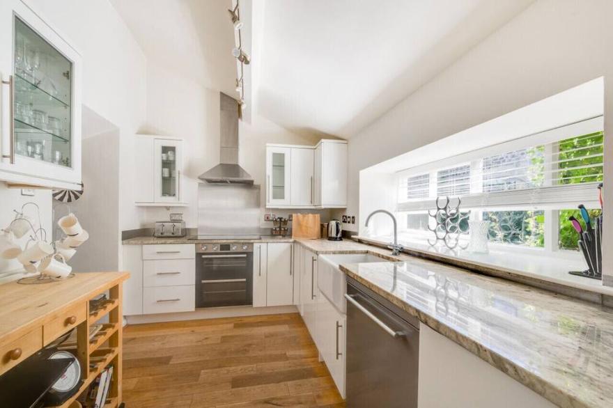 Hay Barn - Two Bedroom House, Sleeps 4