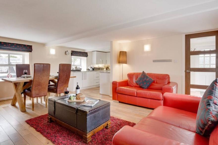 Hayloft Cottage - Two Bedroom House, Sleeps 4