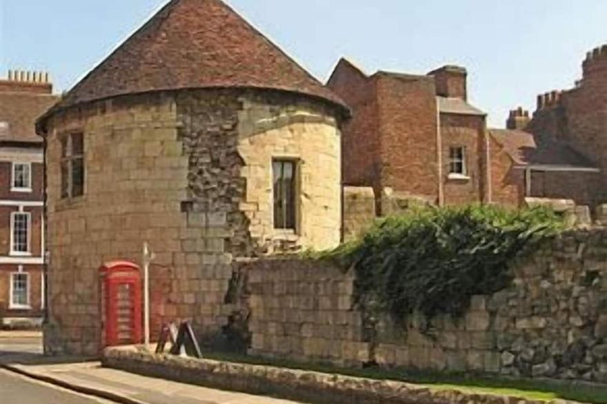 Sycamore  Cottage  Free  on street  Parking