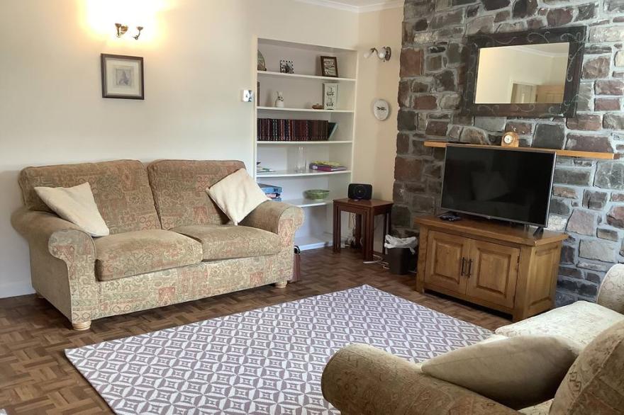 Moriston Cottage -  a cottage that sleeps 4 guests  in 2 bedrooms