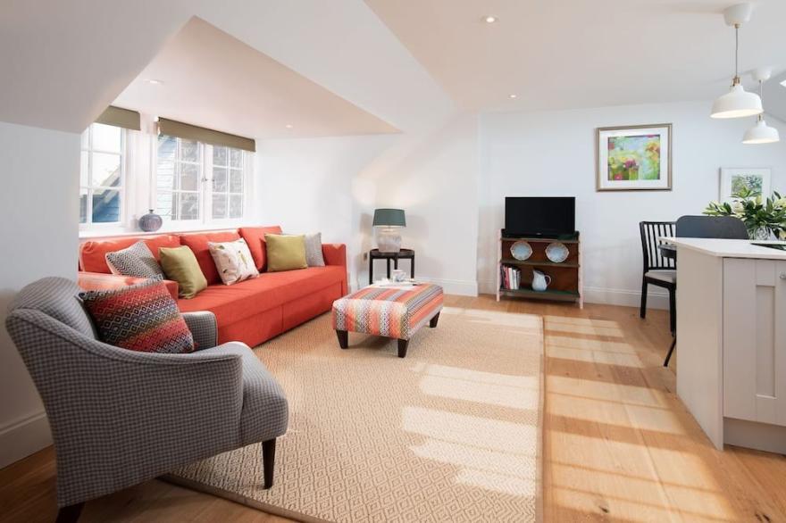 LITTLE ARCHER, Gullane - Romantic one bed cottage in coastal village of Gullane