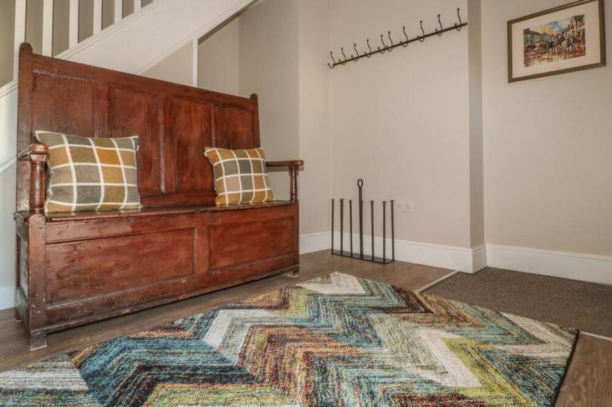 POSTMASTER'S LODGING, family friendly, with a garden in Winchcombe