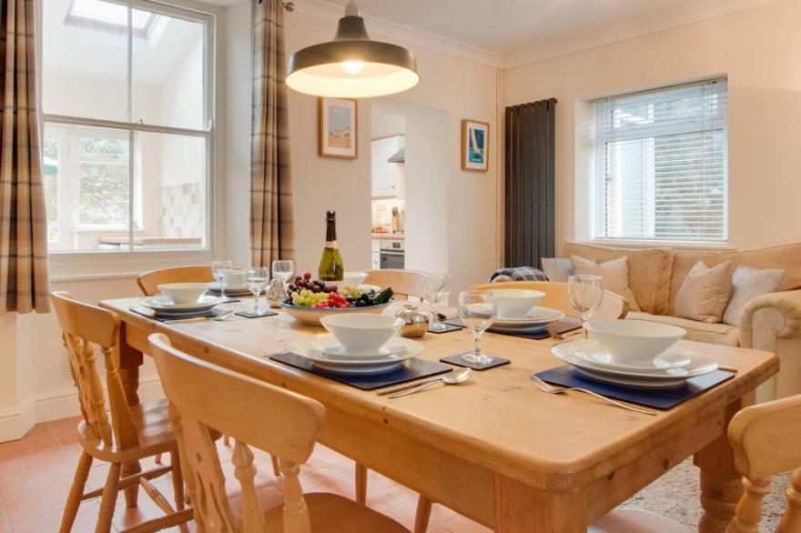 Causeway Cottage - Three Bedroom House, Sleeps 6
