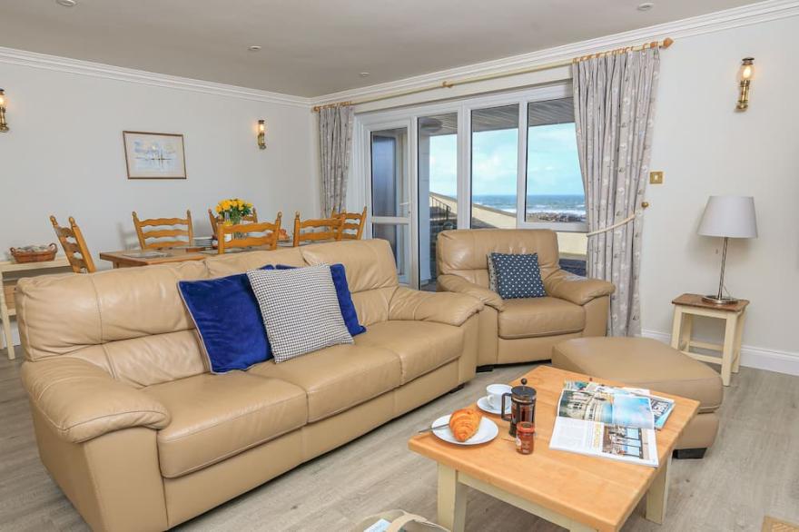 7 THURLESTONE ROCK, family friendly, with pool in Thurlestone