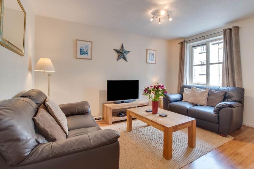 Ash Cottage - Two Bedroom House, Sleeps 4