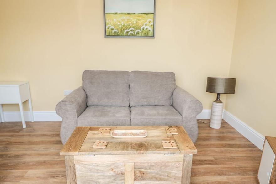 60 KING STREET, pet friendly, country holiday cottage in Seahouses