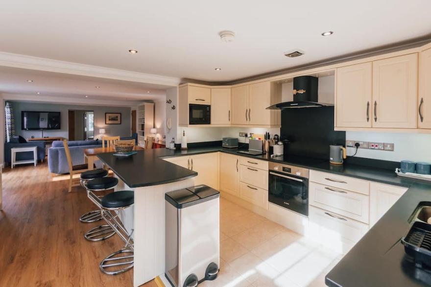 Beautiful spacious property a stones throw from North Norfolk beach