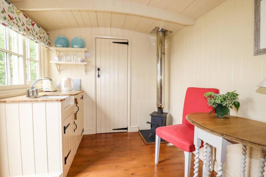 ORCHARD, romantic, character holiday cottage in Wadebridge