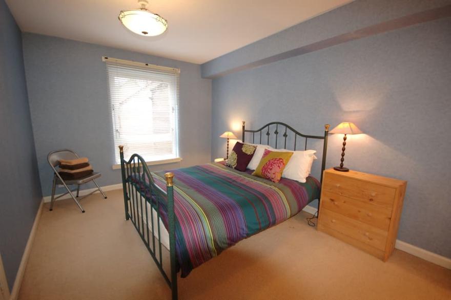A Delightful 2 Bedroom 2 Bathroom City Apartment in Picturesque Location