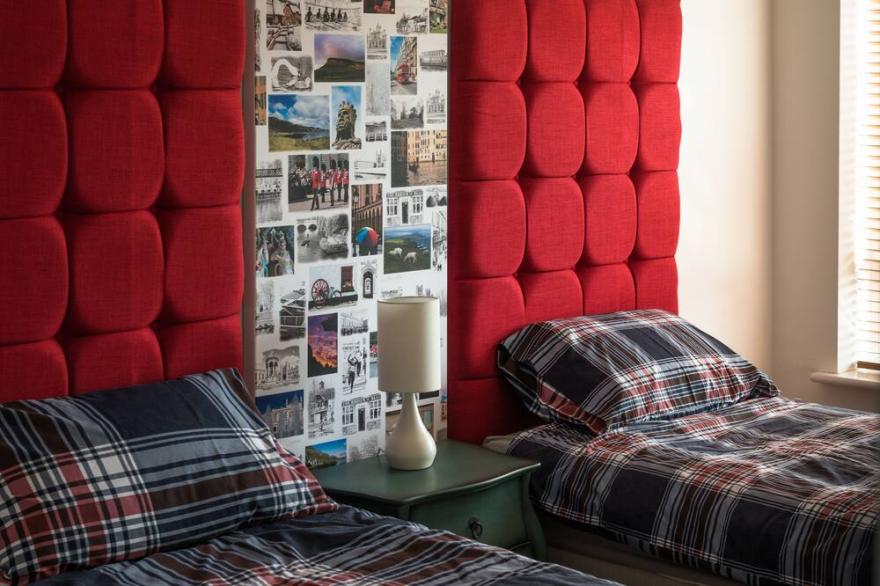Stylish spacious 2-bedroom apartment furnished to a high standard.