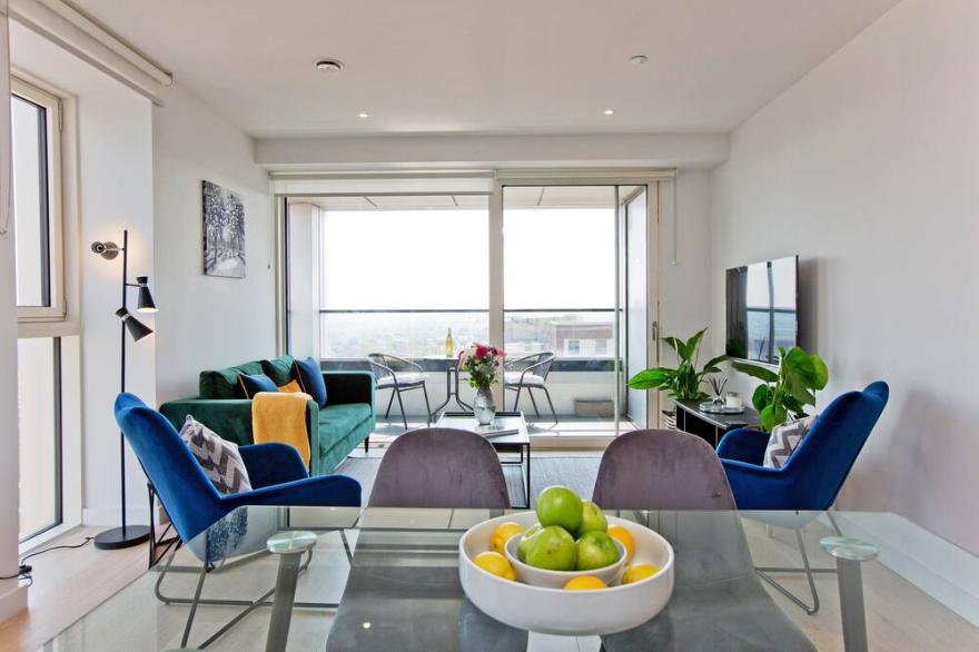 Stunning River View Flat