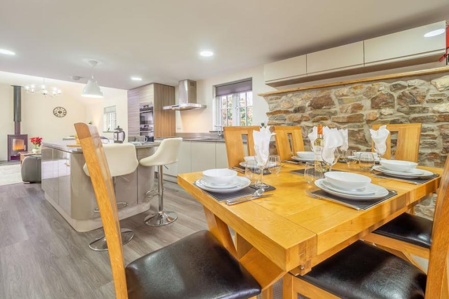 A thoughtfully converted three-bedroom barn conversion, near wonderful beaches.