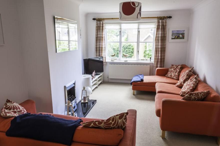 Tides Reach, Popular 5 Bedroom Holiday Home Bembridge Village.