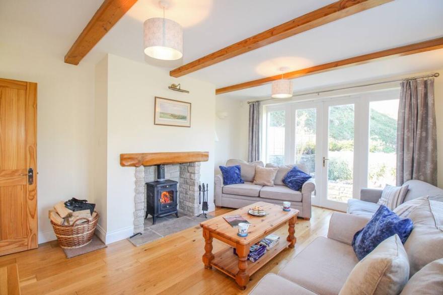 CORFE LODGE, family friendly, with open fire in Corfe Castle