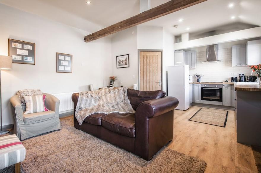 THE OLD TRACTOR SHED, pet friendly, with a garden in Skipsea