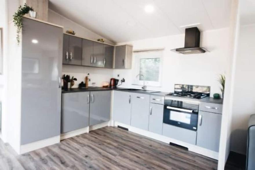 A superior lodge 2 that sleeps 6 guests  in 2 bedrooms
