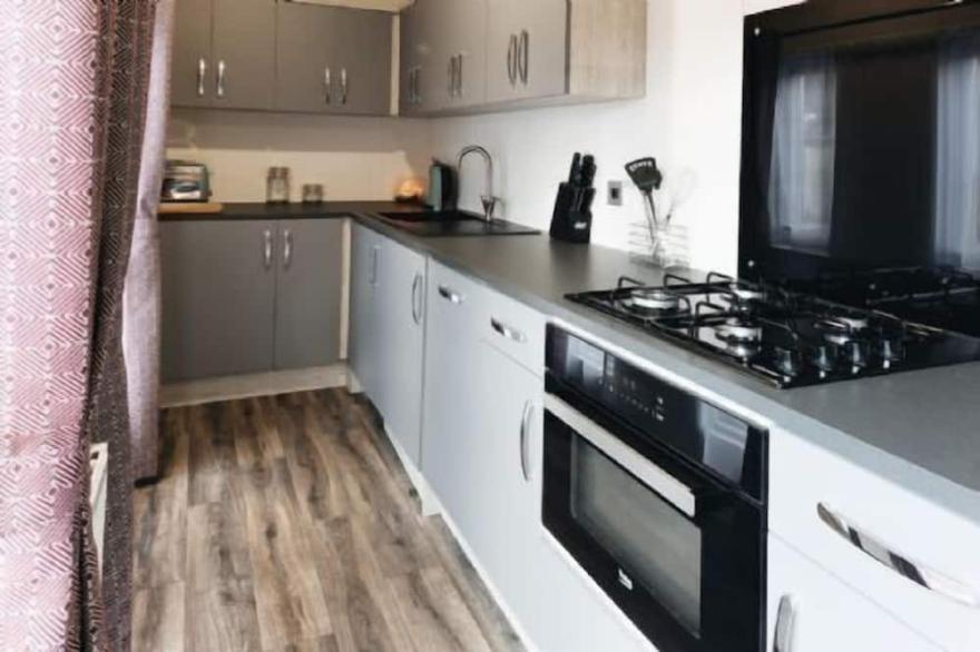 A superior lodge 2 that sleeps 6 guests  in 2 bedrooms
