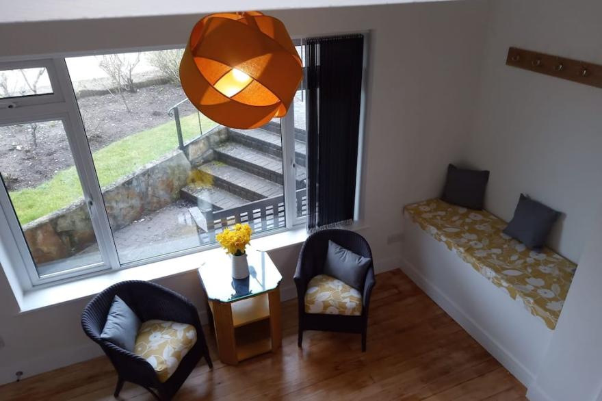 Uninterrupted spectacular views over the Camel Estuary and ocean.