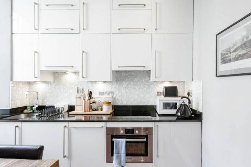 Converted Flat in Historic Building in Desirable New Town