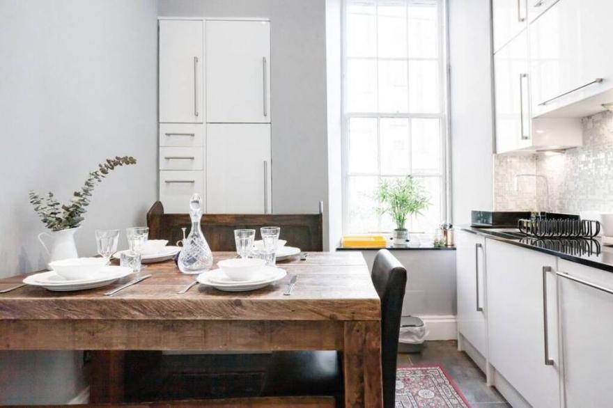 Converted Flat in Historic Building in Desirable New Town