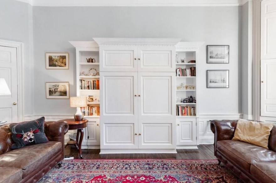 Converted Flat in Historic Building in Desirable New Town
