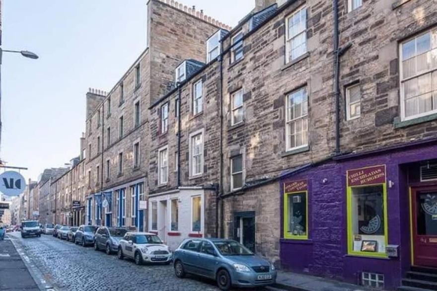 ALTIDO Gorgeous 2-bed flat near Edinburgh Castle