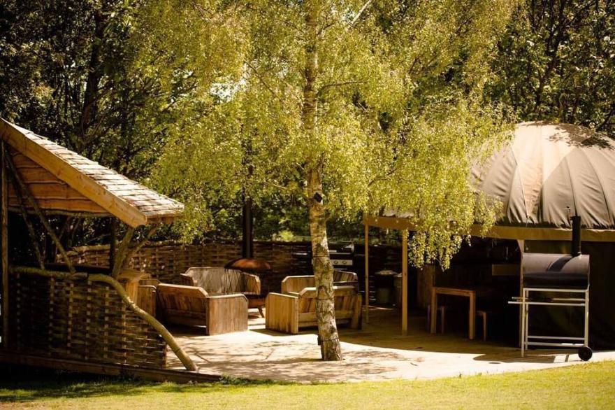 Luxury Yurt on The Garlic Farm - Yurt Eric