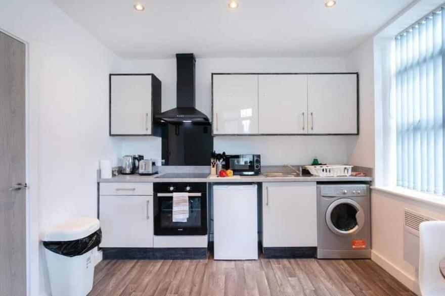 Hömli Smart City Centre Apartment  One-Bedroom Apartment Sleeps2