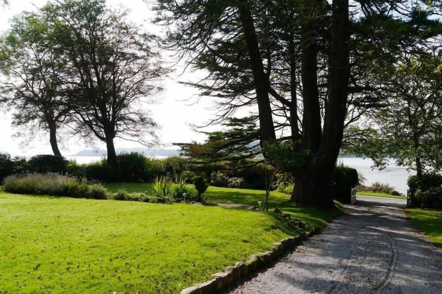 Craigrathan -  a house that sleeps 7 guests  in 4 bedrooms