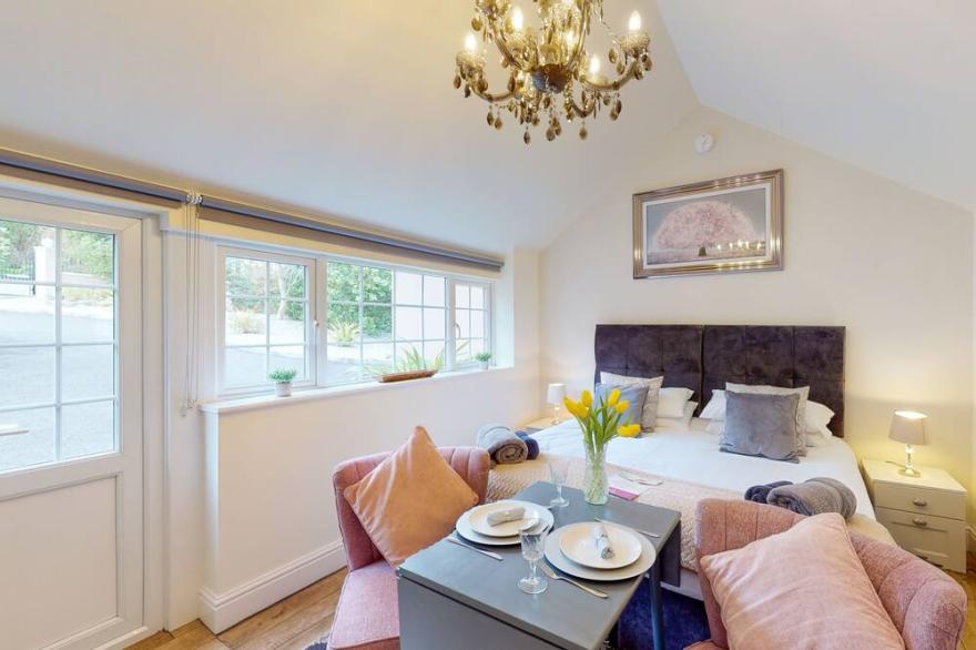 Hidden Gem Retreat - One Bedroom Apartment, Sleeps 2