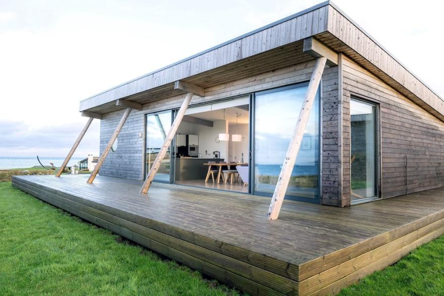 Lodge 17 - 3 Bed Sea-View  -  a john o'groat that sleeps 6 guests  in 3 bedrooms