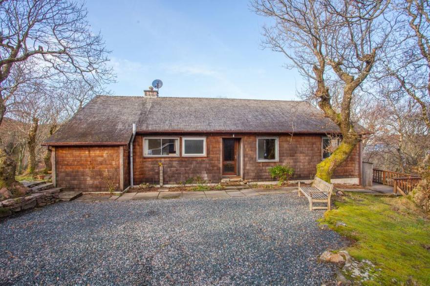 4 Bedroom House with Private Gardens and Sea Views