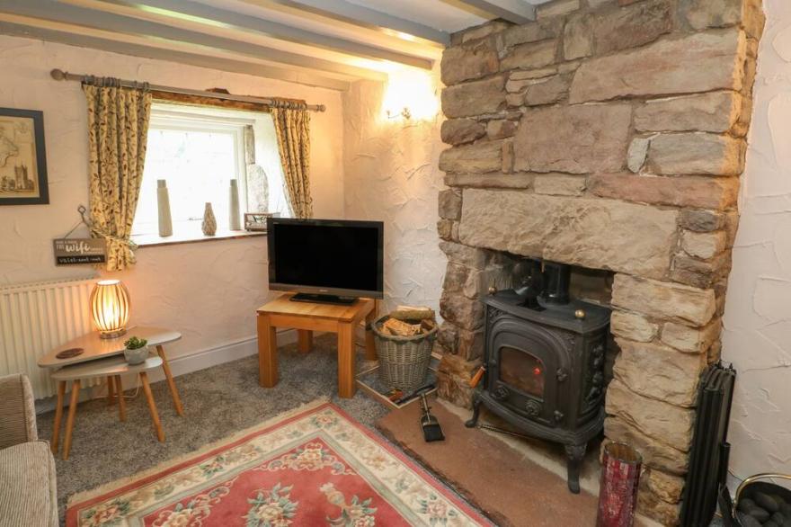 ORCHARD COTTAGE, pet friendly in Appleby-In-Westmorland