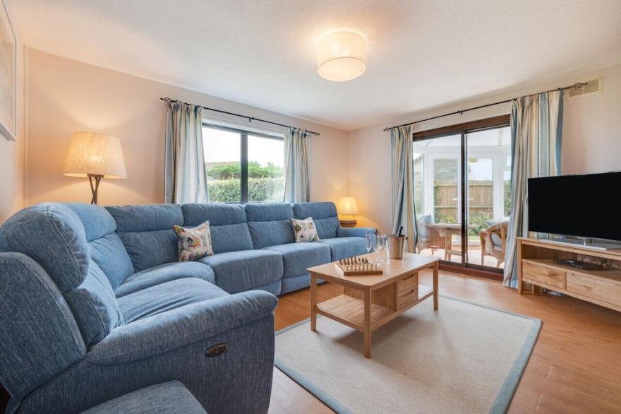 Castaways - Three Bedroom House, Sleeps 6
