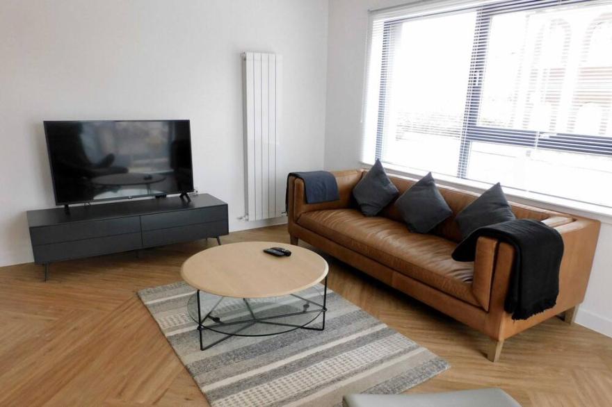 Brand new, gorgeous, 2 bed Apt in Finnieston