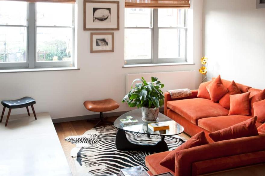 A unique contemporary house close to Battersea Park sleeps 8