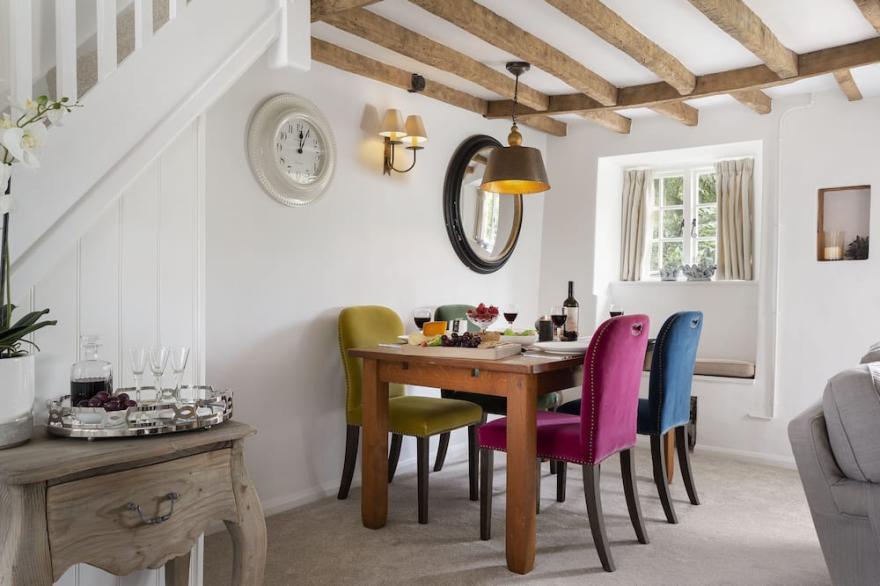 Harrowby End is an attractive thatched roof property