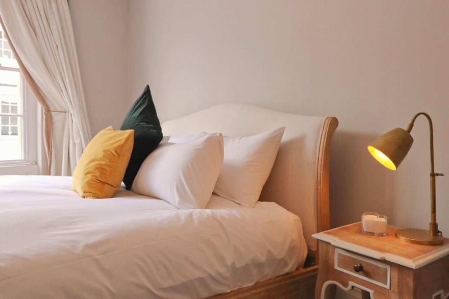 Gorgeous 3 Bedroom Town House In Clifton, Bristol