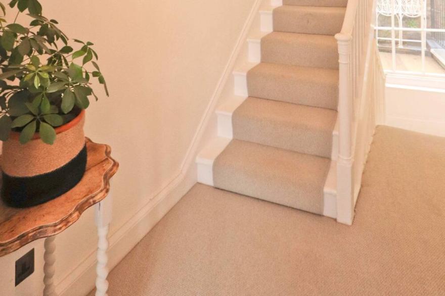 Gorgeous 3 Bedroom Town House In Clifton, Bristol