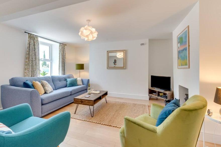 Sunningdale - Three Bedroom House, Sleeps 6