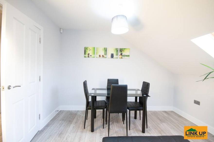 Flat 6, Holden Court