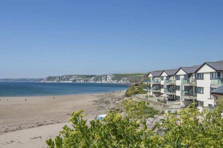 13 BURGH ISLAND CAUSEWAY, family friendly in Bigbury-On-Sea