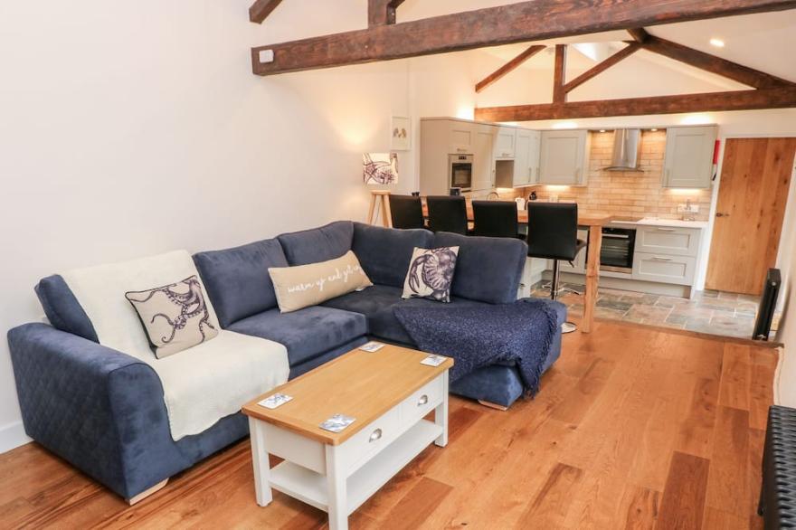 NANA'S COTTAGE, family friendly, with open fire in Praze-An-Beeble