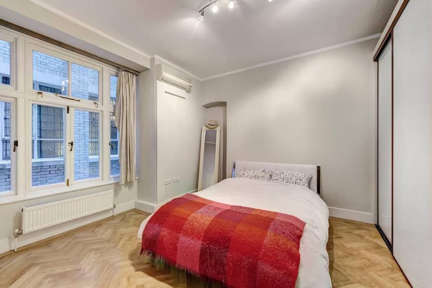 2BR; Large Living room, parquet floors,  high celings