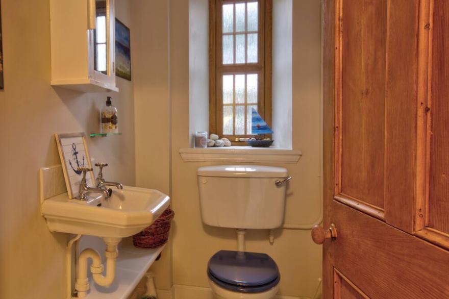 The Apartment at Allt-Sagart is a quaint 1 bed apartment located in the rural village of Golspie