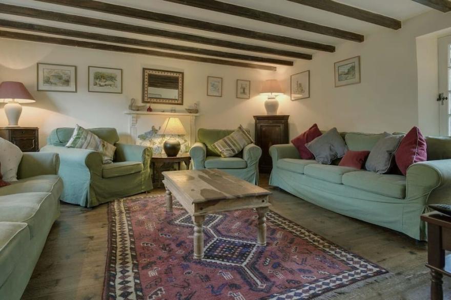 THE FARMHOUSE, pet friendly, country holiday cottage in Lydford