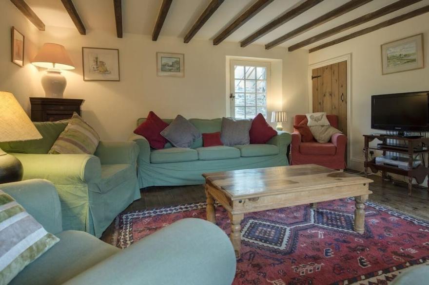 THE FARMHOUSE, pet friendly, country holiday cottage in Lydford