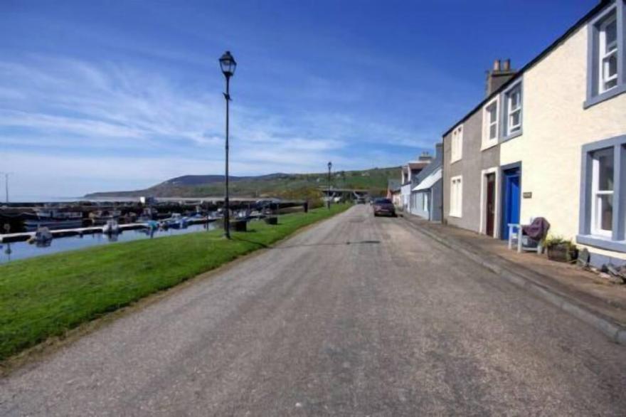 A cosy refurbished harbour view cottage located at the heart of the fishing village, Helmsdale